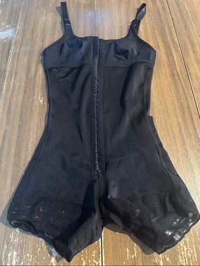 New Tissini Shapewear small*